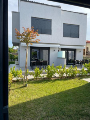 GEMINI VILLAS NIKITI